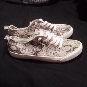 JELLYPOP WOMENS SNAKE SKIN SLIP ONS